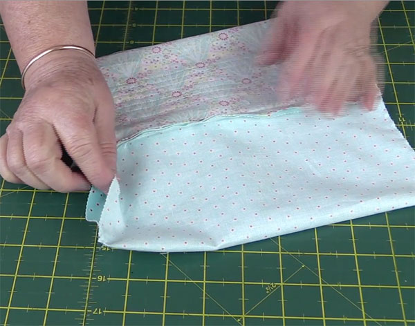 Step6-Turning-the-pouch-through