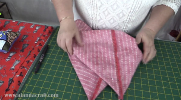 couched patchwork tote bag, bag tutorial, charm square tote bag, quilting, sewing