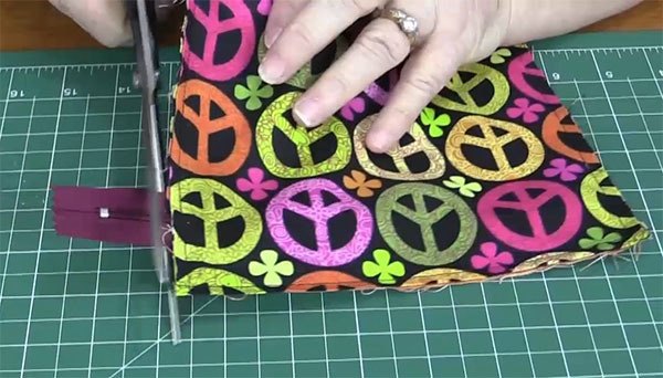 zippered pouch tutorial - step by step