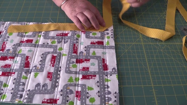 how to bind a placemat or table runner