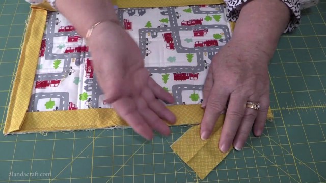 how to bind a placemat or table runner